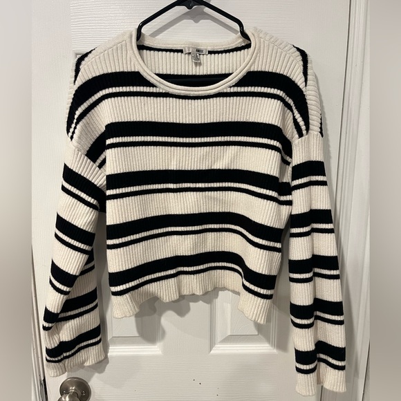 Amuse Society cropped black & white sweater - Picture 1 of 6